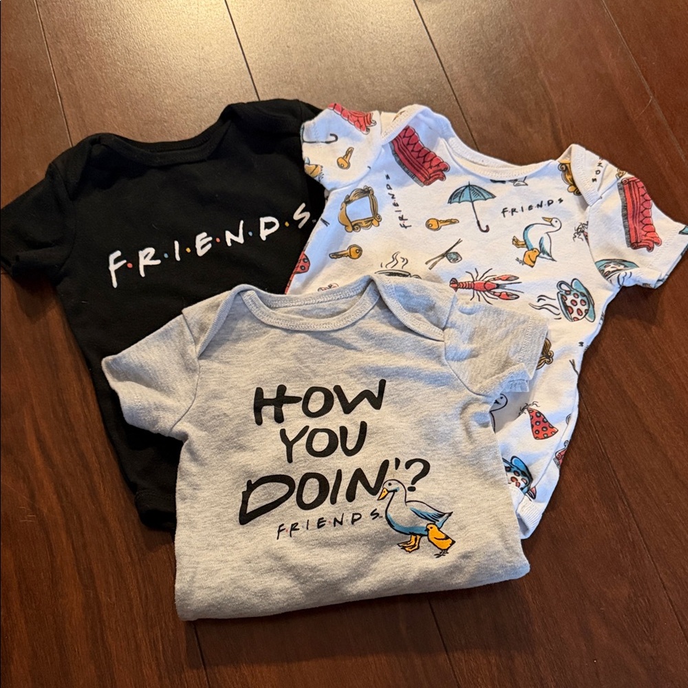 FRIENDS SET OF ☕️🦞 ONESIES 12M